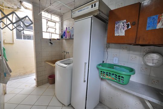 Área de Serviço de casa à venda com 4 quartos, 319m² em Vila Nivi, São Paulo
