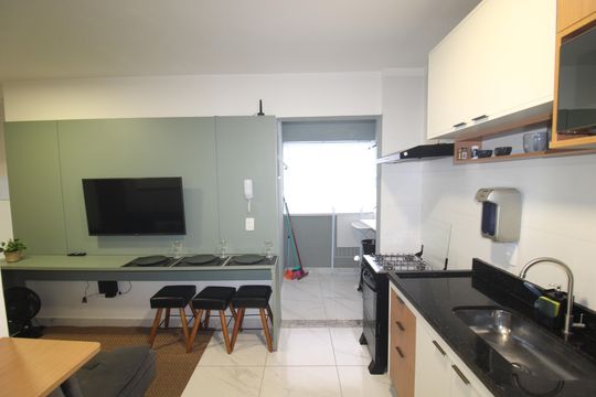 Sala / Cozinha de apartamento para alugar com 1 quarto, 32m² em Carandiru, São Paulo