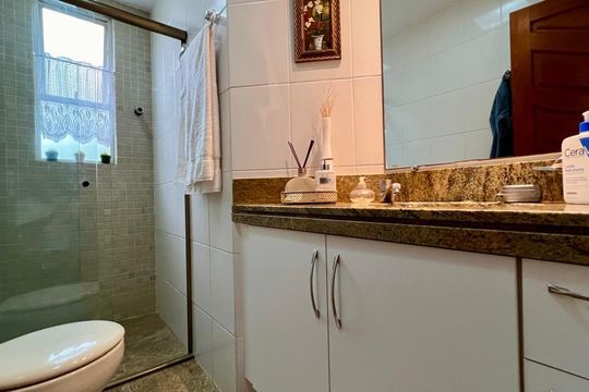 banheiro 2 de apartamento à venda com 4 quartos, 140m² em Cidade Nova, Belo Horizonte