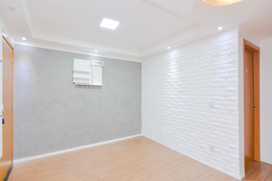 Sala de apartamento para alugar com 2 quartos, 42m² em Água Chata, Guarulhos