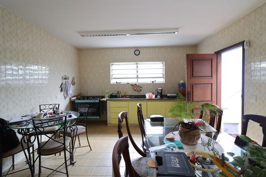 Cozinha de casa à venda com 4 quartos, 220m² em Campo Grande, São Paulo