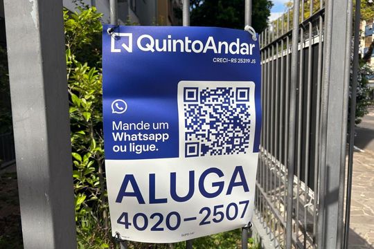 Plaquinha Instalada código SUPD-147 de apartamento para alugar com 1 quarto, 31m² em Independência, Porto Alegre