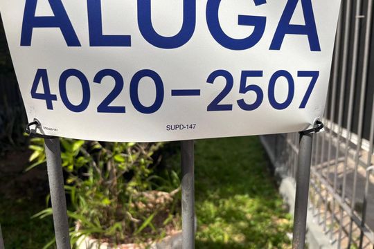 Plaquinha Instalada código SUPD-147 de apartamento para alugar com 1 quarto, 31m² em Independência, Porto Alegre
