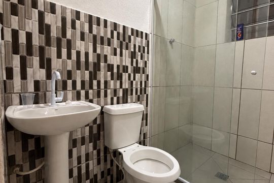 Banheiro de casa para alugar com 1 quarto, 80m² em Vila Engenho Novo, Barueri
