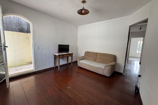 Casa à venda com 5 quartos, 330m² em Veloso, Osasco
