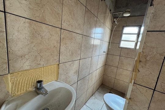 Banheiro 3 de casa à venda com 5 quartos, 330m² em Veloso, Osasco