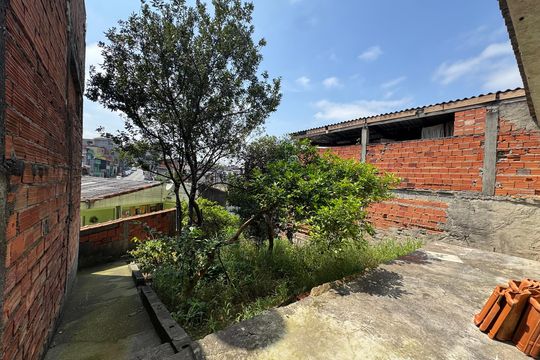 Quintal de casa à venda com 5 quartos, 330m² em Veloso, Osasco