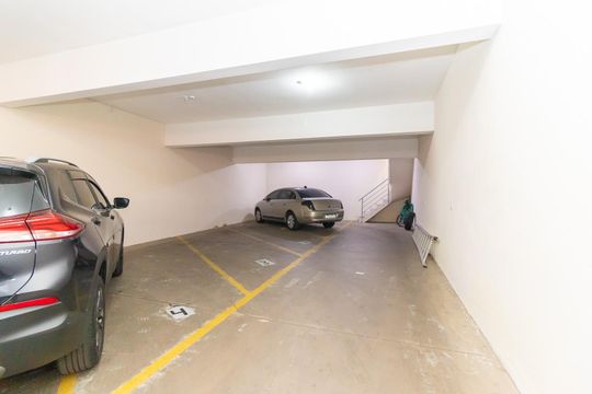 Garagem de casa para alugar com 2 quartos, 42m² em Jardim Itapemirim, São Paulo