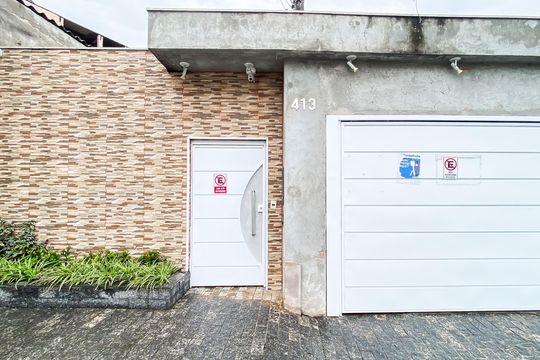 Fachada de casa à venda com 2 quartos, 50m² em Jardim Santa Maria, São Paulo