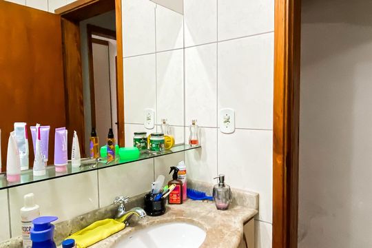 Banheiro de casa à venda com 2 quartos, 50m² em Jardim Santa Maria, São Paulo