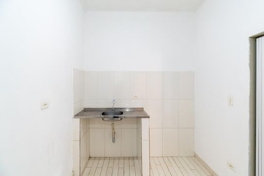 Cozinha de casa para alugar com 1 quarto, 30m² em Vila Campestre, São Paulo