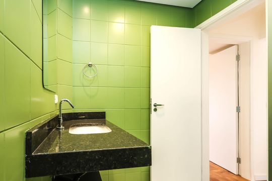 Banheiro de apartamento para alugar com 1 quarto, 48m² em Vila Mariana, São Paulo