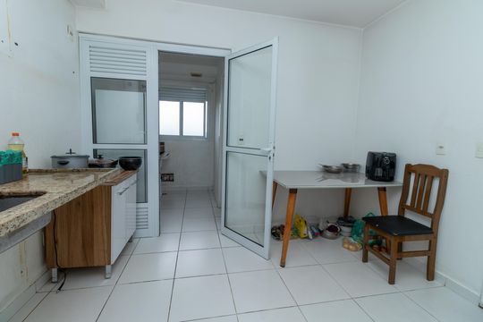 Cozinha de apartamento para alugar com 3 quartos, 96m² em Várzea da Barra Funda, São Paulo
