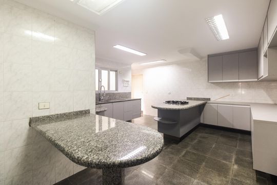 Cozinha  de casa para alugar com 3 quartos, 133m² em Vila Aricanduva, São Paulo