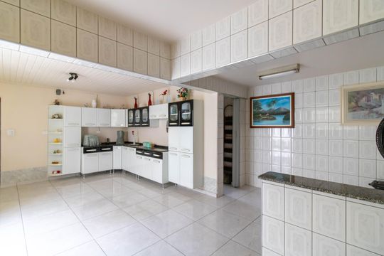 Cozinha de casa à venda com 3 quartos, 232m² em Jardim Eusonia, Guarulhos