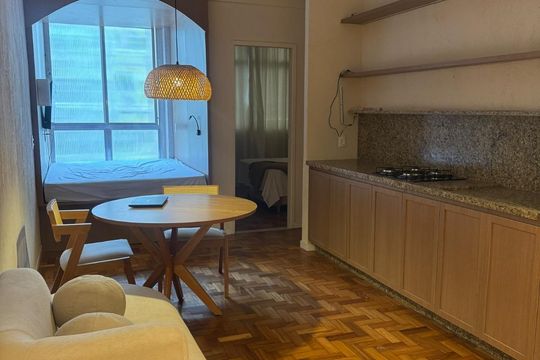 Apartamento à venda com 2 quartos, 58m² em Copacabana, Rio de Janeiro
