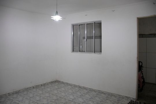 Sala de casa para alugar com 2 quartos, 120m² em Cidade Tiradentes, São Paulo