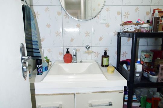 Banheiro social de apartamento à venda com 2 quartos, 96m² em Olaria, Rio de Janeiro