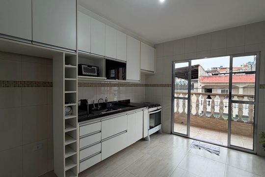 Casa para alugar com 2 quartos, 70m² em Vila America, Carapicuíba
