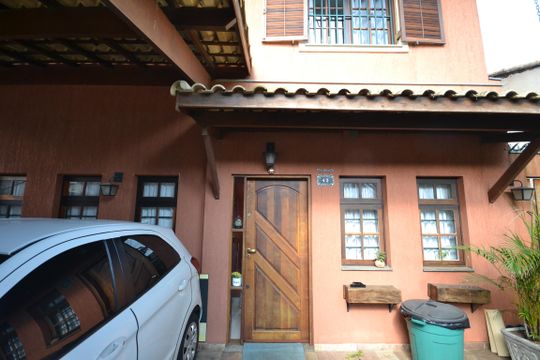 Garagem de casa para alugar com 4 quartos, 230m² em Instituto de Previdencia, São Paulo
