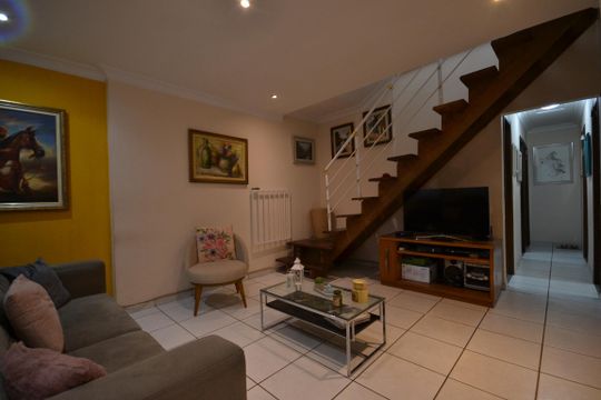 Casa para alugar com 4 quartos, 230m² em Instituto de Previdencia, São Paulo