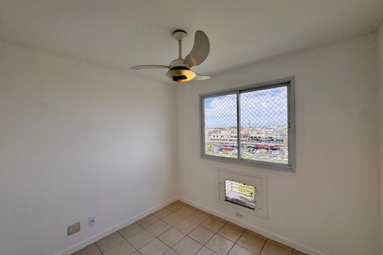 Quarto de apartamento à venda com 2 quartos, 74m² em Recreio dos Bandeirantes, Rio de Janeiro