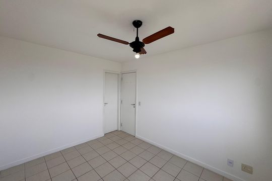 Suíte de apartamento à venda com 2 quartos, 74m² em Recreio dos Bandeirantes, Rio de Janeiro