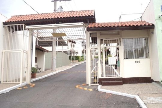 Fachada de casa de condomínio à venda com 3 quartos, 79m² em Vila Nova, Porto Alegre