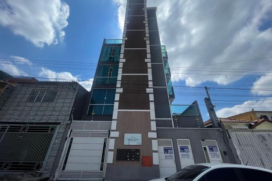 Fachada + Placa de apartamento para alugar com 2 quartos, 42m² em Cidade Líder, São Paulo
