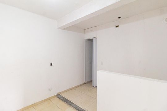 Casa para alugar com 2 quartos, 56m² em Jardim Primeiro de Maio (chacara Fazendinha), Osasco
