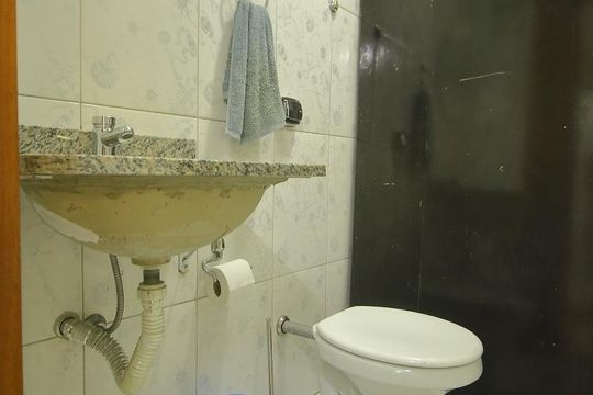 Banheiro de serviço de casa à venda com 3 quartos, 160m² em Vila Florida, São Bernardo do Campo