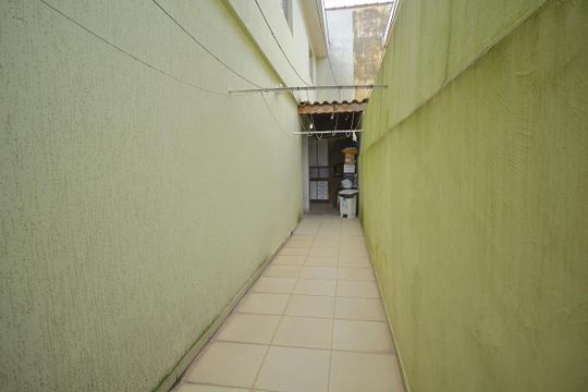 Corredor Lateral  de casa à venda com 3 quartos, 160m² em Vila Florida, São Bernardo do Campo