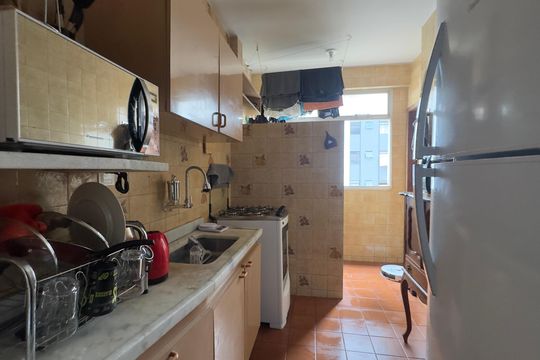 Cozinha de apartamento à venda com 2 quartos, 60m² em Lourdes, Belo Horizonte