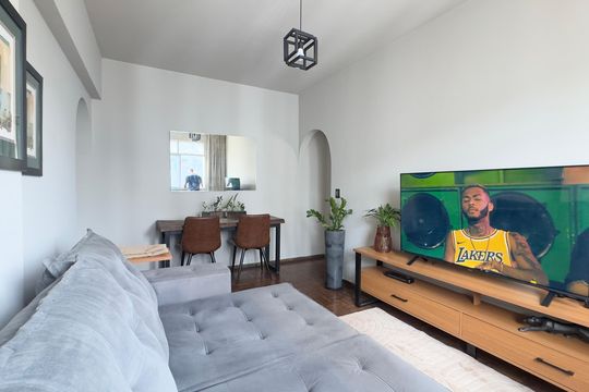 Sala de apartamento à venda com 2 quartos, 60m² em Lourdes, Belo Horizonte