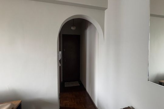 Corredor de apartamento à venda com 2 quartos, 60m² em Lourdes, Belo Horizonte