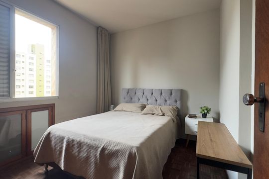 Quarto de apartamento à venda com 2 quartos, 60m² em Lourdes, Belo Horizonte
