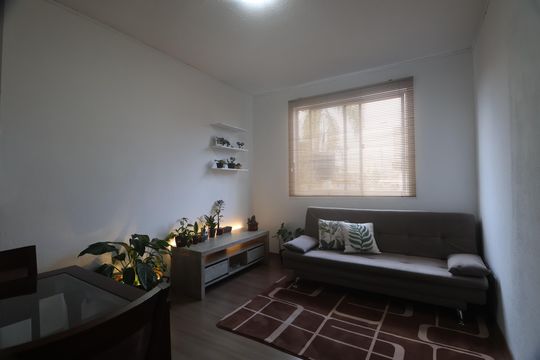 Sala de apartamento à venda com 2 quartos, 50m² em Olaria, Canoas