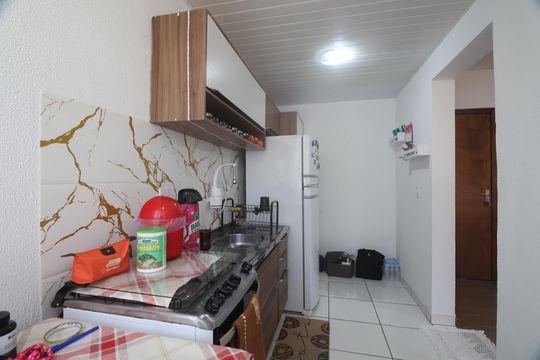 Cozinha - Armários de apartamento à venda com 2 quartos, 50m² em Olaria, Canoas
