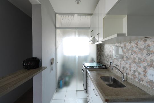Cozinha de apartamento para alugar com 2 quartos, 45m² em Canhema, Diadema