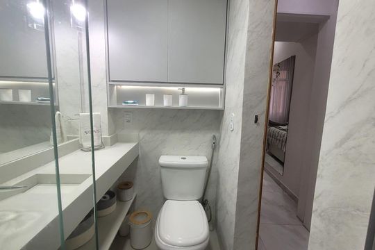 Banheiro de apartamento à venda com 1 quarto, 36m² em Praça da Bandeira, Rio de Janeiro