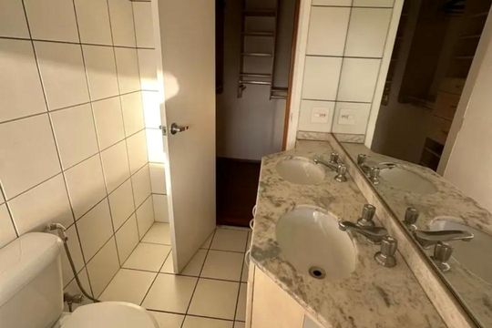 Banheiro de apartamento para alugar com 2 quartos, 61m² em Paraíso do Morumbi, São Paulo