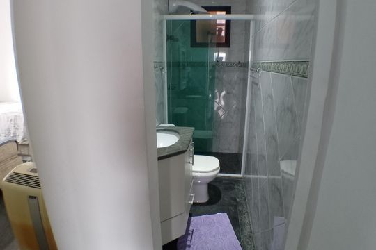 Banheiro da Suíte 3 de apartamento para alugar com 5 quartos, 135m² em Aviação, Praia Grande