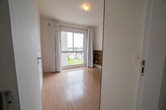 Quarto de apartamento à venda com 1 quarto, 45m² em Novo Mundo, Curitiba