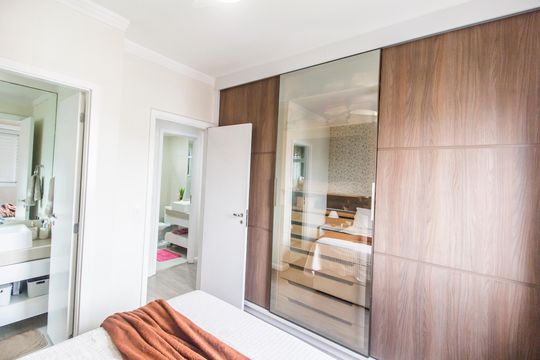 Suíte de apartamento à venda com 2 quartos, 85m² em Jardim Tupanci, Barueri