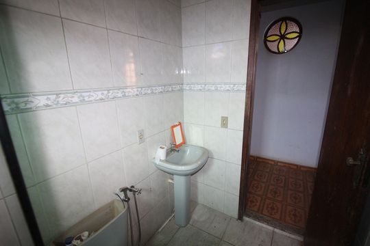 Banheiro de casa para alugar com 2 quartos, 80m² em Novo Riacho, Contagem