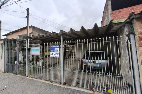 Fachada de casa à venda com 2 quartos, 80m² em Vila Robertina, São Paulo