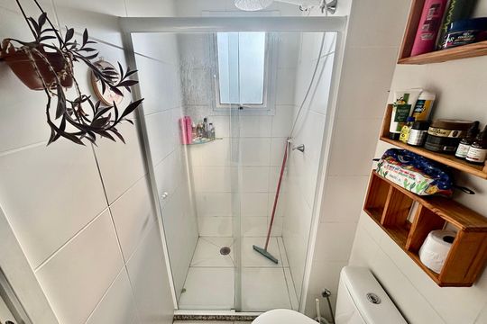 Banheiro de apartamento para alugar com 1 quarto, 34m² em Vila Penteado, São Paulo