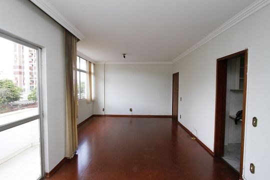 Apartamento à venda com 3 quartos, 165m² em Coração Eucarístico, Belo Horizonte
