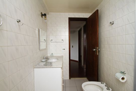 Banheiro Social de apartamento à venda com 3 quartos, 165m² em Coração Eucarístico, Belo Horizonte