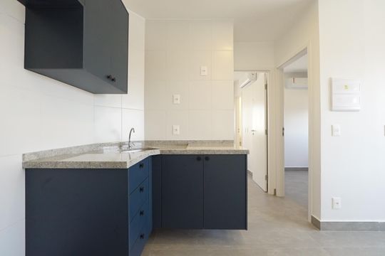 Cozinha de apartamento para alugar com 2 quartos, 39m² em Liberdade, São Paulo